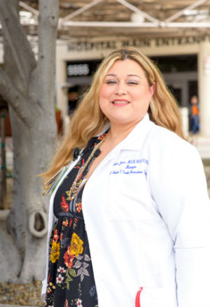 UTA online nursing graduate Tania Jones